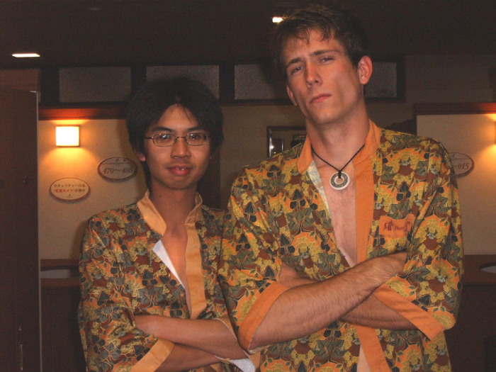 Ladies ladies ladies, would any of you like to insert yourselves headfirst into my sleeping tube with me?