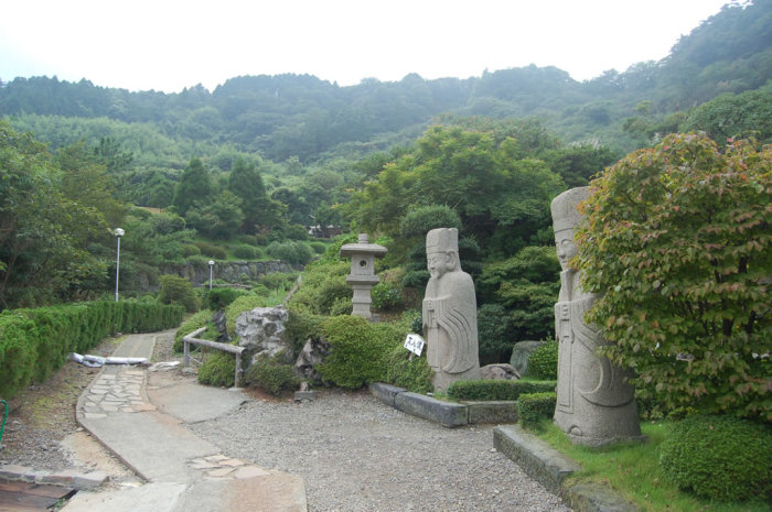 Japan is replete with tiny gardens tucked away in unexpected corners.