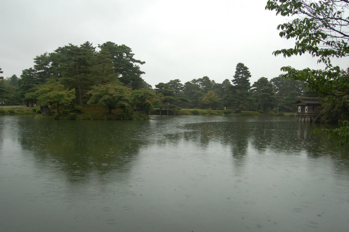 kenrokuen_lake