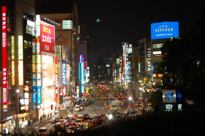 ueno_at_night