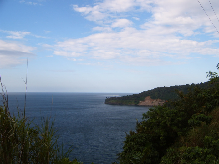 The strip of white in the center is the sandbar where I stood to take the first panoramic island photo.