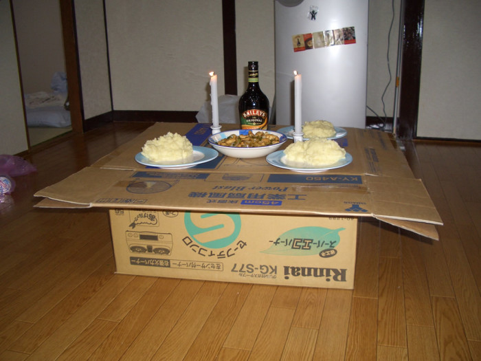 Welcome to Drew's Fine Dining! Only the best cardboard boxes for our guests!